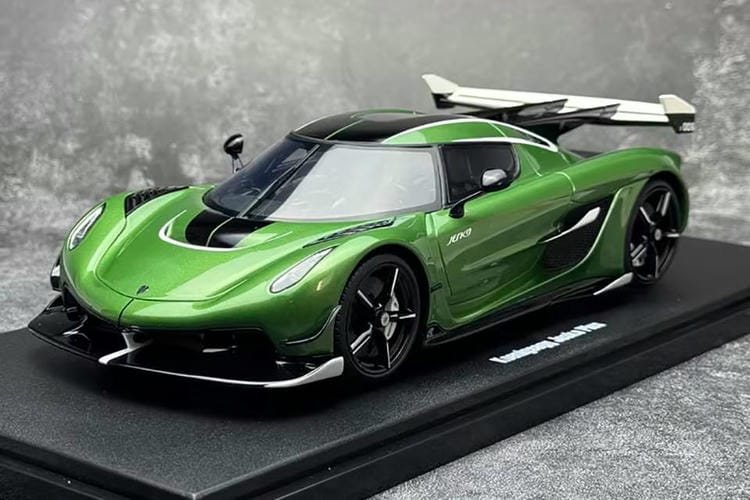 GT Spirit 1:  18 Koenigsegg Jesko Limited Edition Resin Car Model