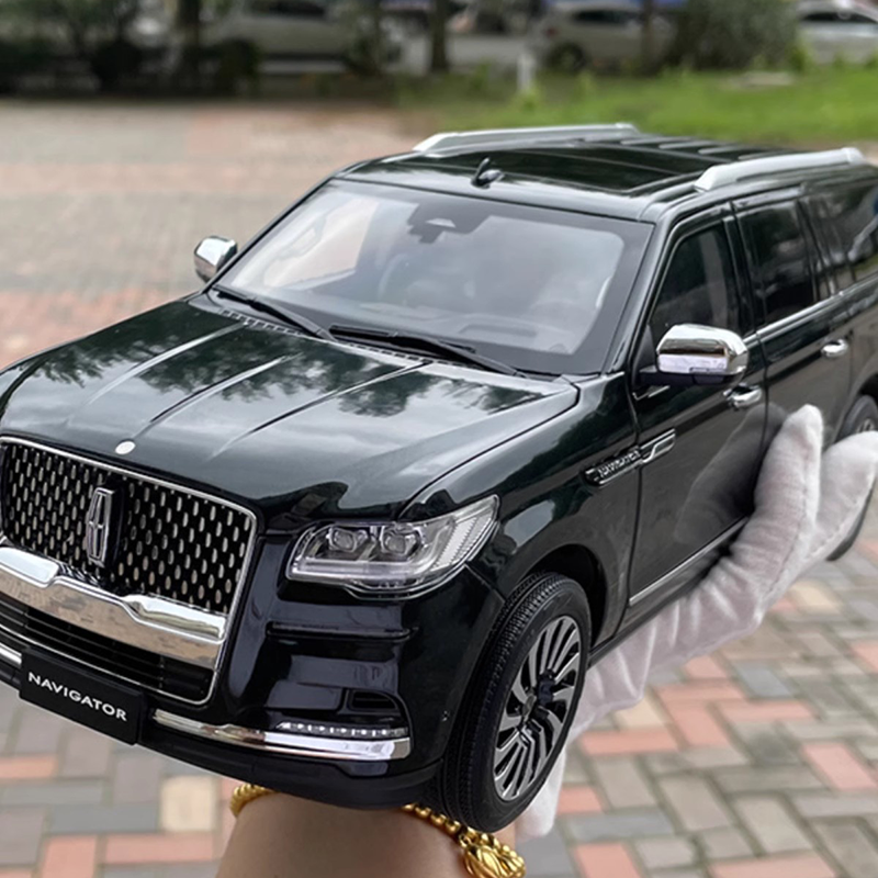 Lincoln original car model 2022 Lincoln Navigator Diecast car simulation car model collection gift