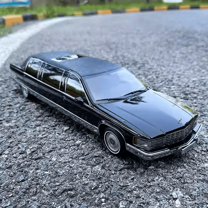 XiaoGuang alloy fully open 1:18 Cadillac Wood car model