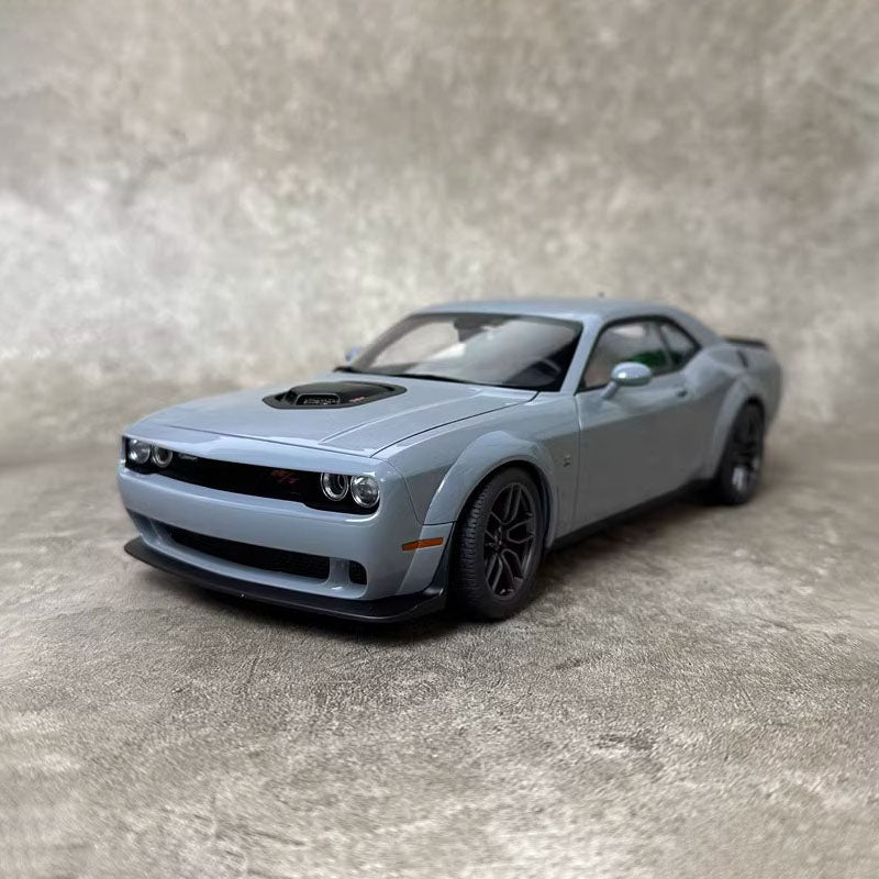 Autoart 1:18 Dodge Challenger R/T SCAT PACK WIDEBBODY 2022 Car Model