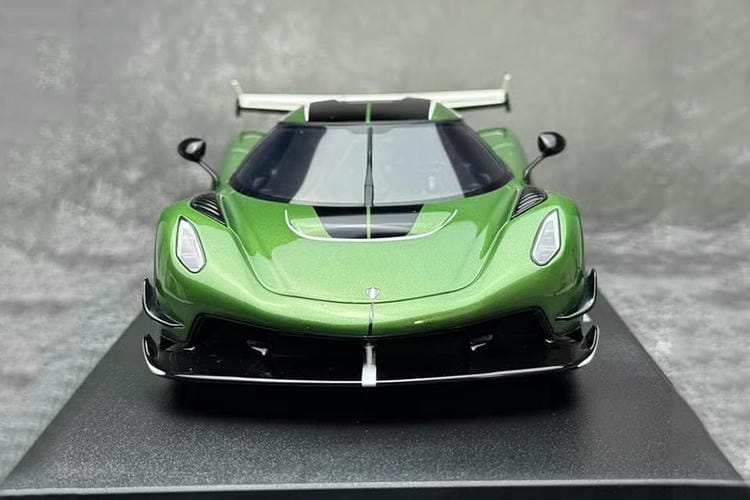 GT Spirit 1:  18 Koenigsegg Jesko Limited Edition Resin Car Model