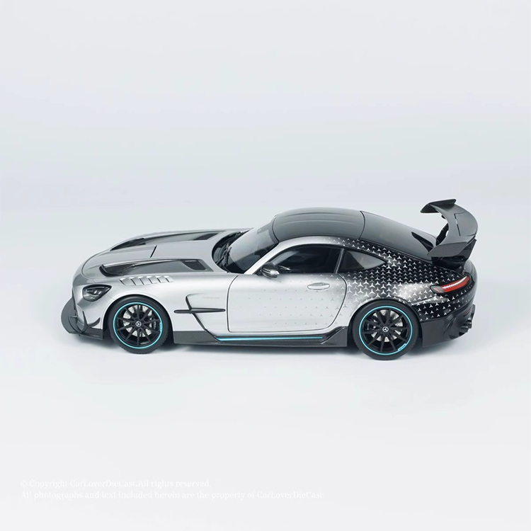 Minichamps 1:18 Mercedes AMG GT BLACK SERIES Starburst Alloy Car Model Simulation