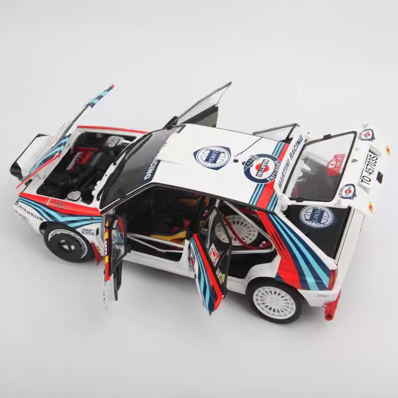 Kyosho 1:18 Lancia Delta HF Integrale Martini #5 car model car models