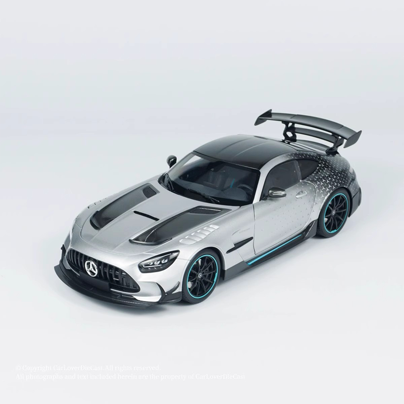 Minichamps 1:18 Mercedes AMG GT BLACK SERIES Starburst Alloy Car Model Simulation