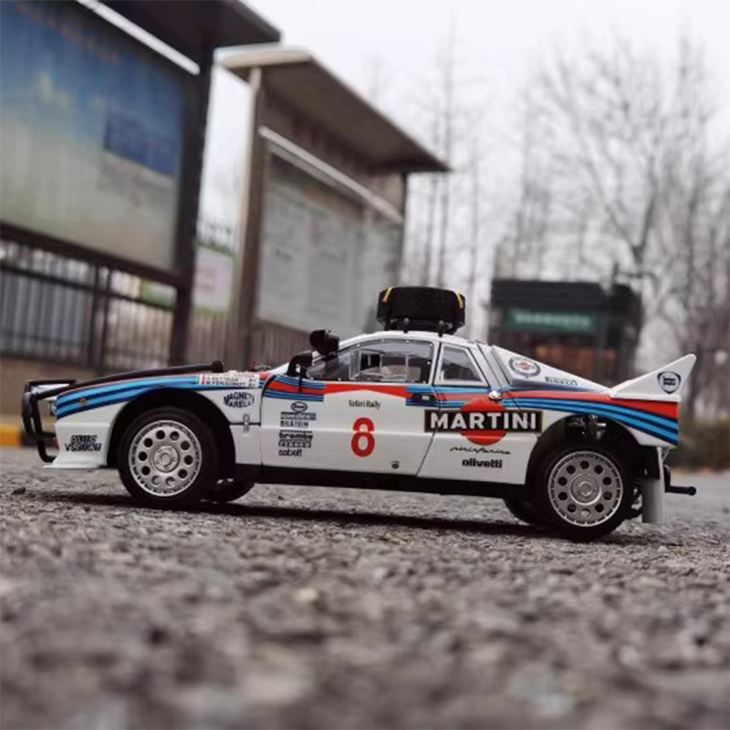 Kyosho 1/18 Lancia Rally037 Martini 8# Car Model Car Model