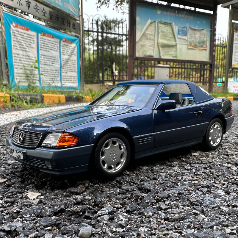 1989 vintage convertible 1:18 Mercedes Benz SL500 dark blue