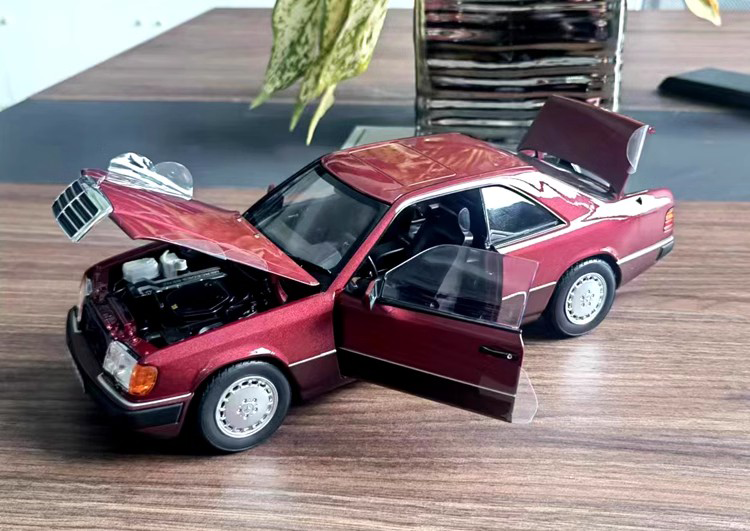 Norev1/18 Original Benz 300 CE-24 Coupe 1990 Alloy Car Model Fully Open