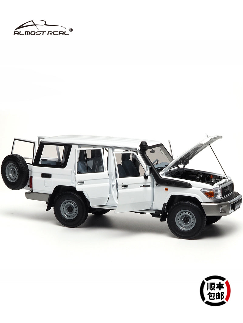 Almost Real Car Model 1/18 Land Cruiser76 Alloy Fully Open Car Model White