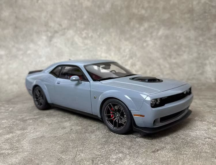 Autoart 1:18 Dodge Challenger R/T SCAT PACK WIDEBBODY 2022 Car Model