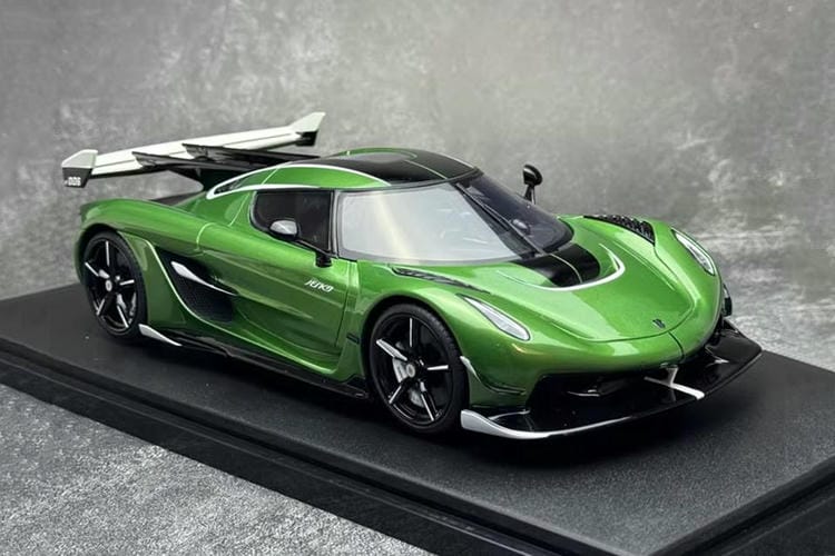 GT Spirit 1:  18 Koenigsegg Jesko Limited Edition Resin Car Model