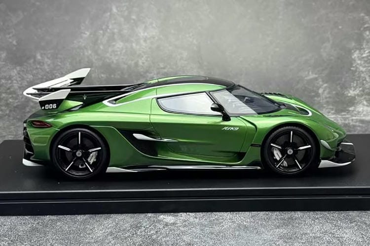 GT Spirit 1:  18 Koenigsegg Jesko Limited Edition Resin Car Model