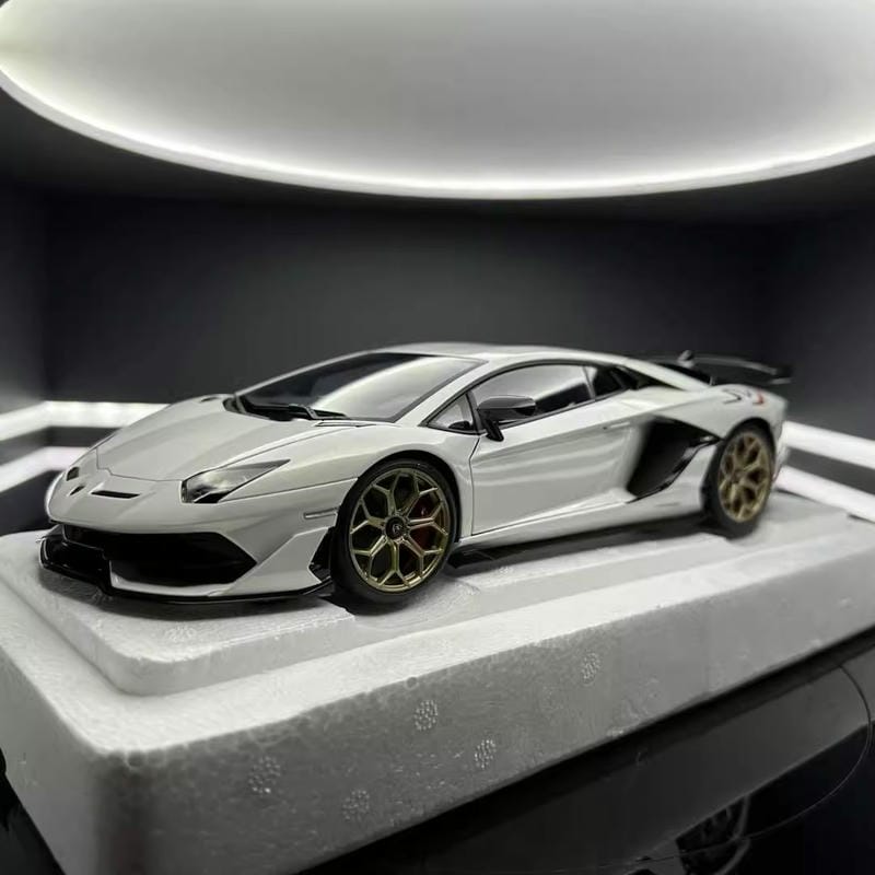 【 Autoart 】 AA 1/18 Lamborghini Aventado SVJ ABS Car Collection Model