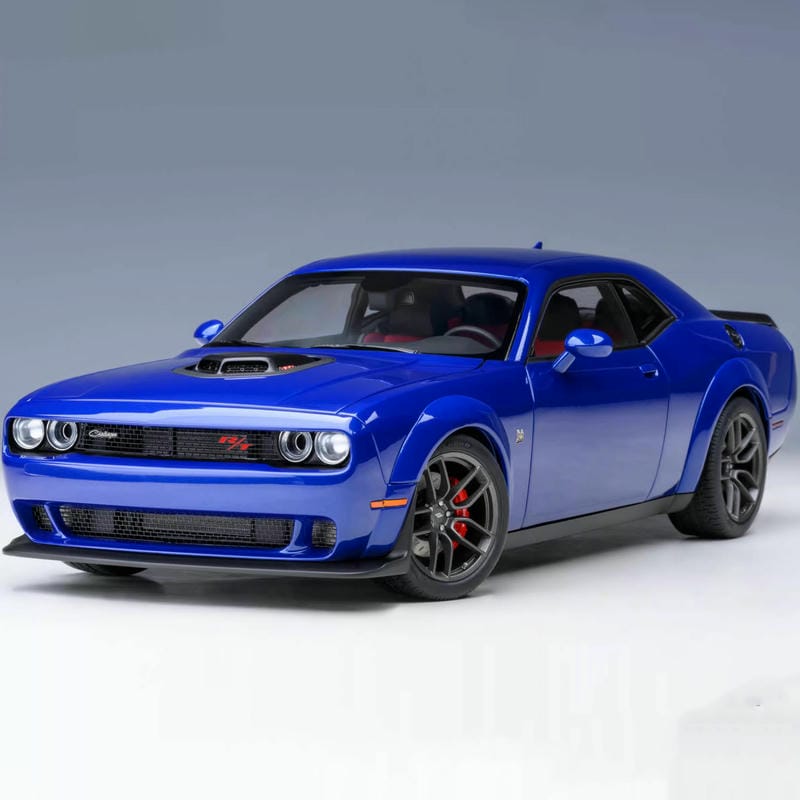 Autoart 1:18 Dodge Challenger R/T SCAT PACK WIDEBBODY 2022 Car Model