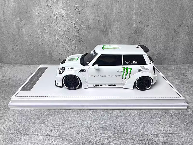 IVY Merit BMW MINI COOPER LBWK Modified 1:18 Resin Collectible Car Model