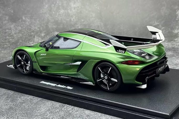 GT Spirit 1:  18 Koenigsegg Jesko Limited Edition Resin Car Model