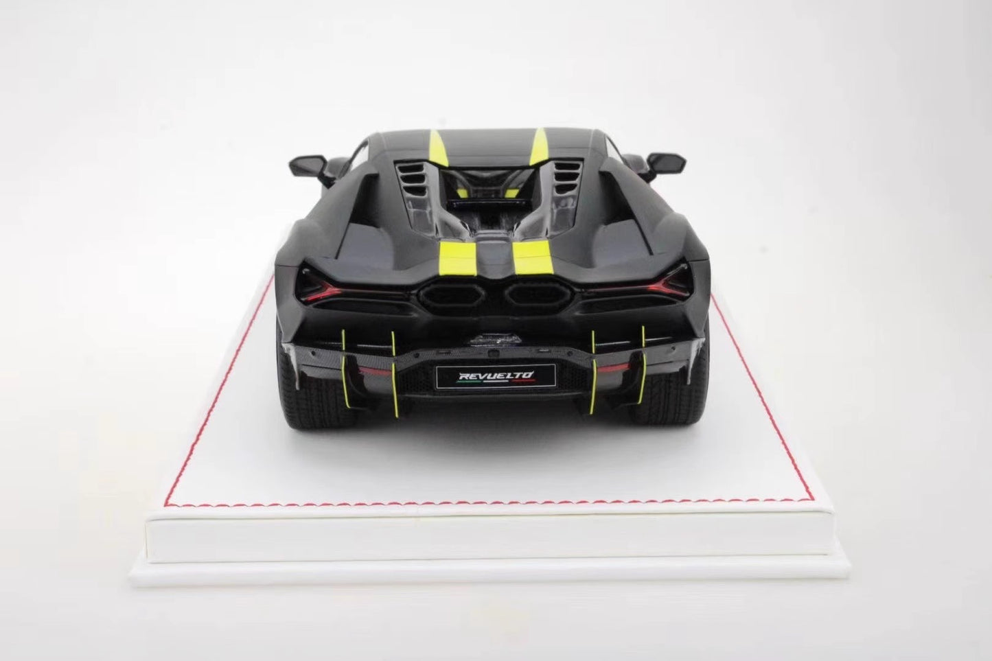 IVY 1/18 Lamborghini Revuelto Resin Car Model Collection