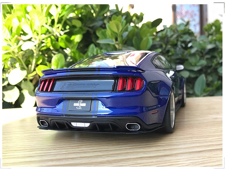 GT SPIRIT 1:18 2017 Ford Shelby SHELBY GT-350 Car Model