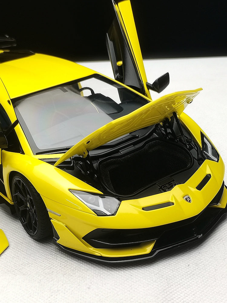 AUTOart 1:18 Lamborghini Avendador SVJ car model