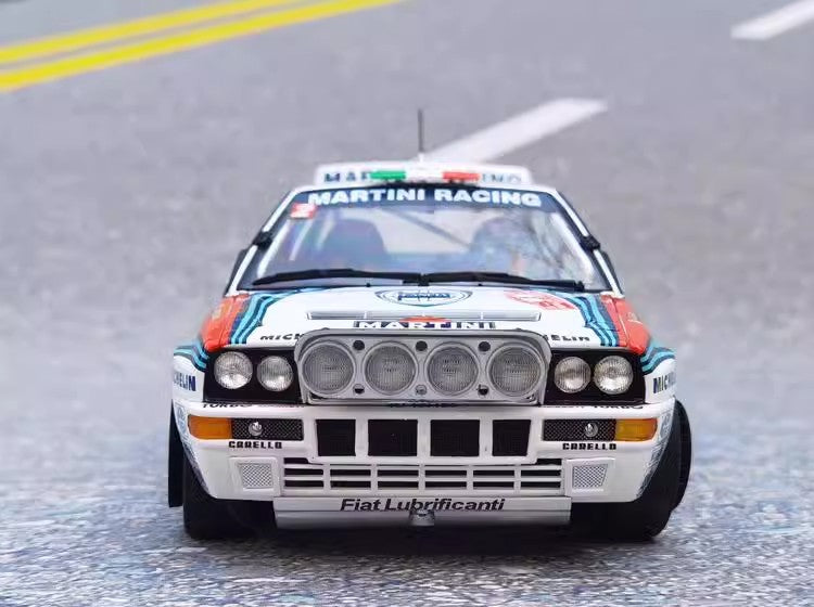 Kyosho 1:18 Lancia Delta HF Integrale Martini #5 car model car models