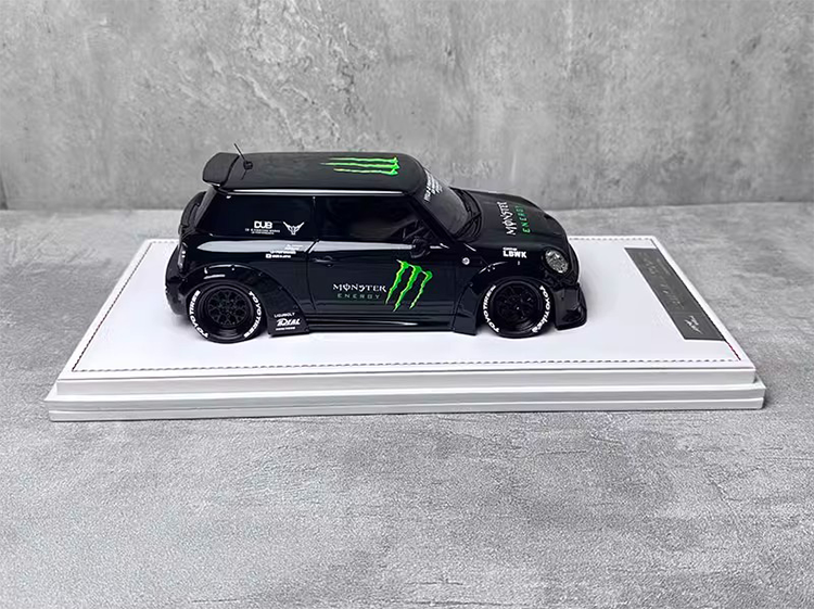 IVY Merit BMW MINI COOPER LBWK Modified 1:18 Resin Collectible Car Model