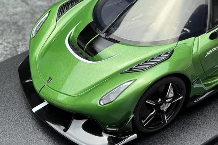 GT Spirit 1:  18 Koenigsegg Jesko Limited Edition Resin Car Model