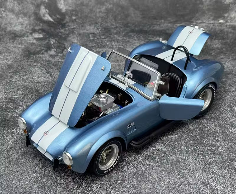 Kyosho 1:18 Shelby Cobra Shelby Cobra 427 S/C alloy car model car model