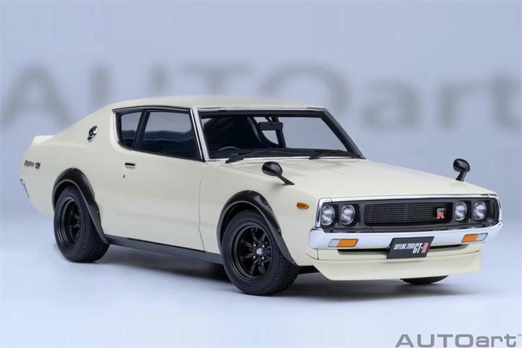 AUTOart 1:18  KPGC110  NISSAN SKYLINE 2000 GTR