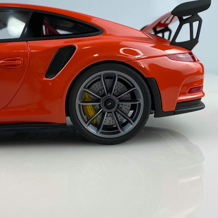 GT Spirit 1:18 Porsche 911 GT3 RS Resin Car Model