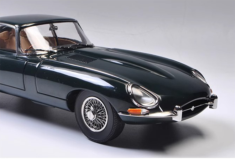 Kyosho 1:18 Jaguar E-Type Car Model Alloy 60th Anniversary Model