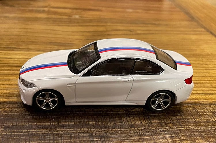 Original BMW M2 BMW M4 BMW M6  1:43 alloy simulation boomerang car model collection