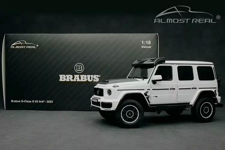 AlmostReal car model 1/18 Mercedes Benz G63 4 * 4 Babos G800 4X4 ² alloy fully open car model