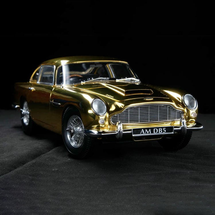 Alto 1:18 Aston Martin V12