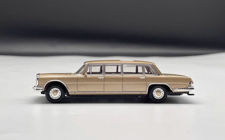 DCT Extended 1:64 Mercedes-Benz 600 Pullman W100 LWB Diecast Car Model Collection Gift