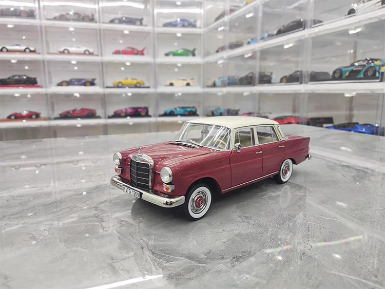 NOREV 1:18 Retro 1966 Mercedes Benz 200 Simulation Alloy Metal Car Model Retro Collection