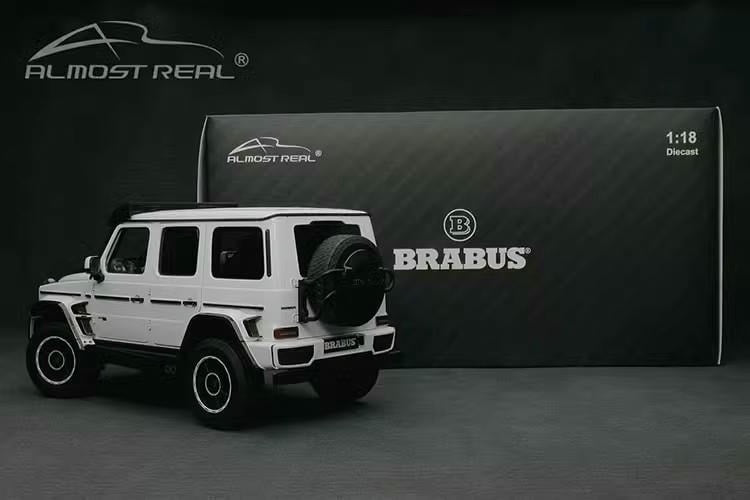 AlmostReal car model 1/18 Mercedes Benz G63 4 * 4 Babos G800 4X4 ² alloy fully open car model