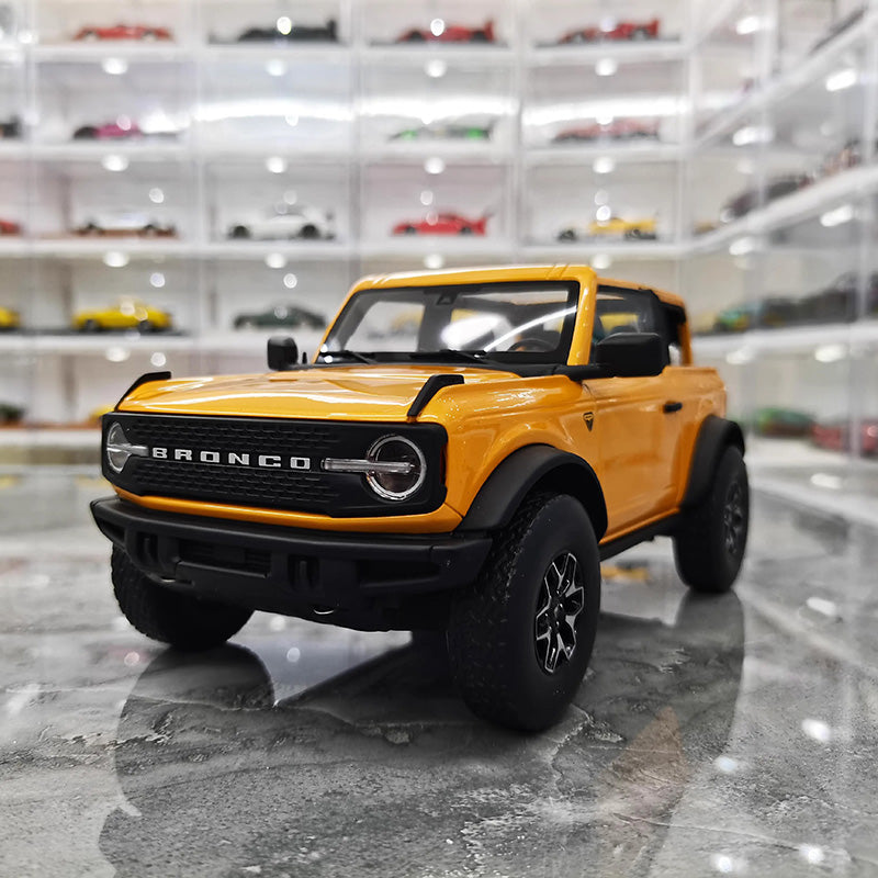 GT Spirit 1/18 Ford Bronco - 2021 Resin Car Model GT858