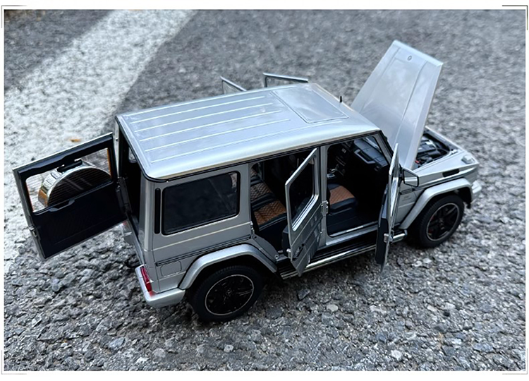 AUTOART 1/18 Mercedes-Benz G63 AMG G63 2017 Car Model