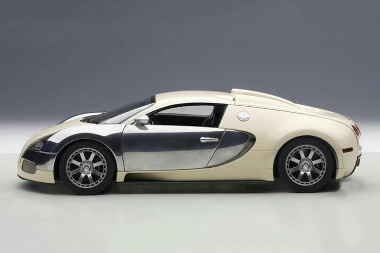 AUTOart 1:18 Bugatti Veyron LEDITION CENTENAIRE Car Model