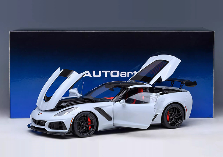 CHEVROLET CORVETTE C7 ZR1 alloy model car 1:18 AUTOart