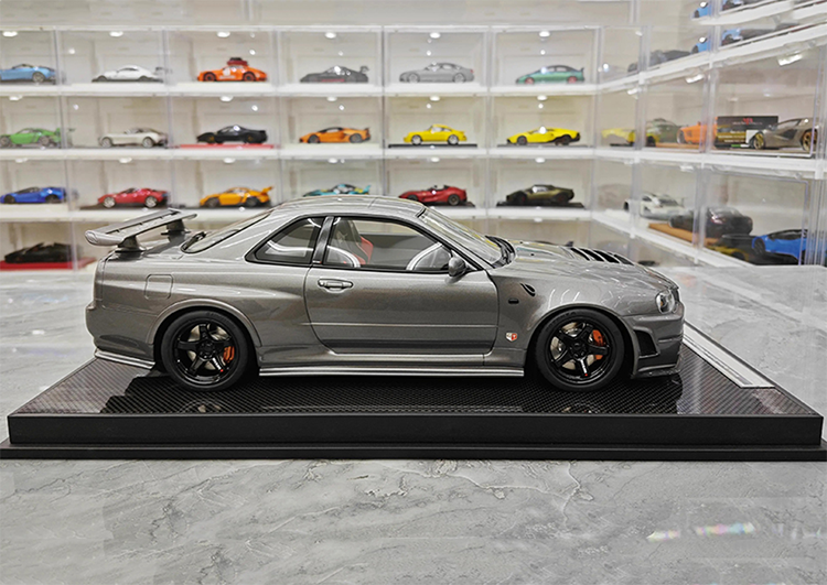 MH Nissan GTR Nissan R34 Customized Limited Edition 1:12 Simulated Resin Car Model