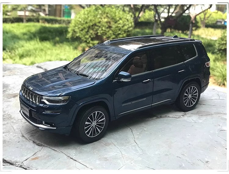 1: 18 brand new Jeep Grand Commander Jeep alloy simulation car model