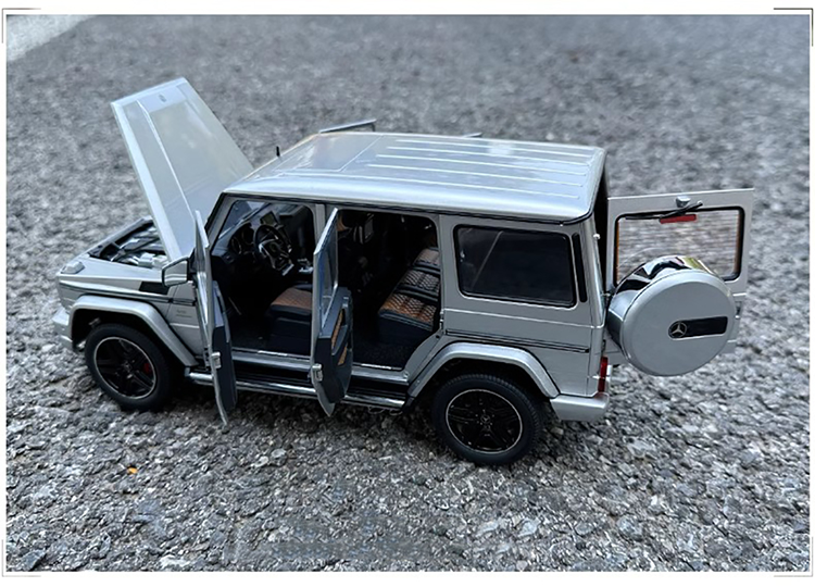 AUTOART 1/18 Mercedes-Benz G63 AMG G63 2017 Car Model