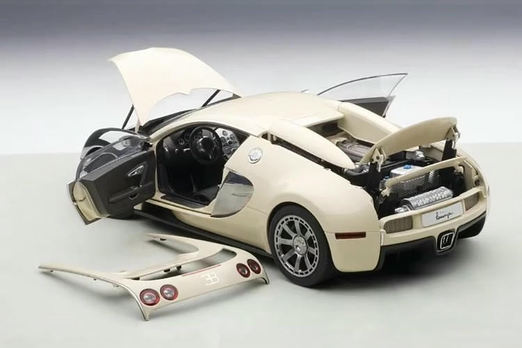 AUTOart 1:18 Bugatti Veyron LEDITION CENTENAIRE Car Model