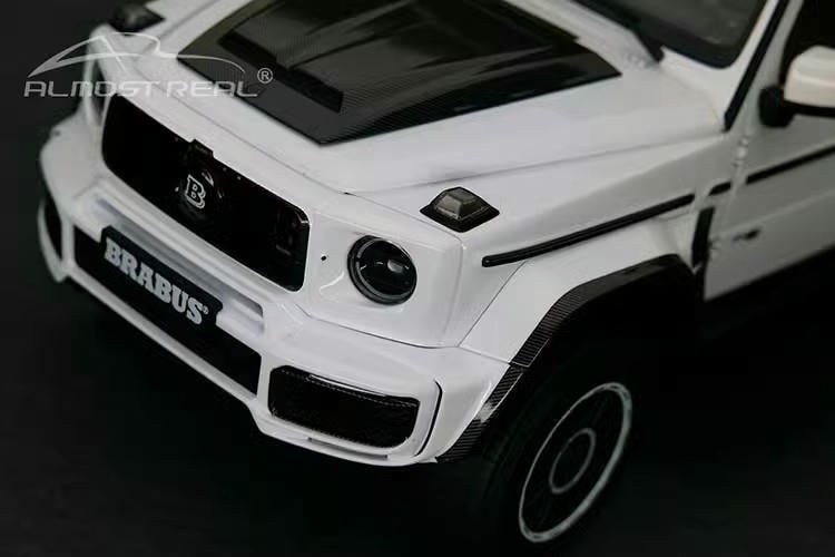 AlmostReal car model 1/18 Mercedes Benz G63 4 * 4 Babos G800 4X4 ² alloy fully open car model