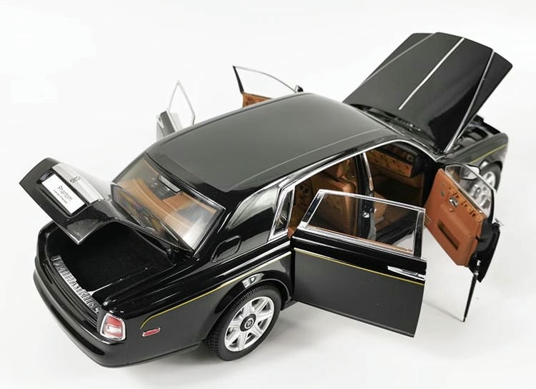 KYOSHO Rolls Royce Phantom Extended 1:18 Alloy Simulation Car Model Waist Collection Ornament