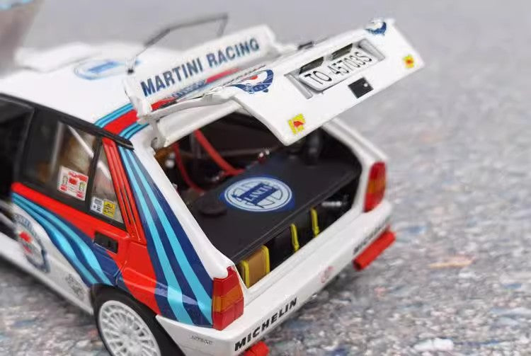 Kyosho 1:18 Lancia Delta HF Integrale Martini #5 car model car models