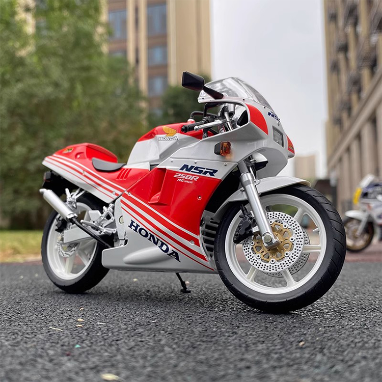 Aoshimaisha 1:12 Honda NSR 250R SP R4 Honda Rothmans MC18 Motorcycle Model