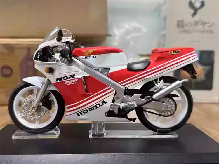 Aoshimaisha 1:12 Honda NSR 250R SP R4 Honda Rothmans MC18 Motorcycle Model