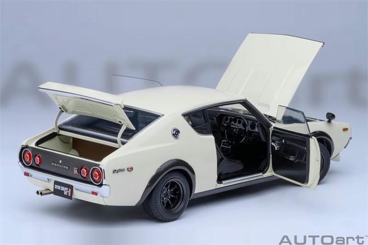 AUTOart 1:18  KPGC110  NISSAN SKYLINE 2000 GTR