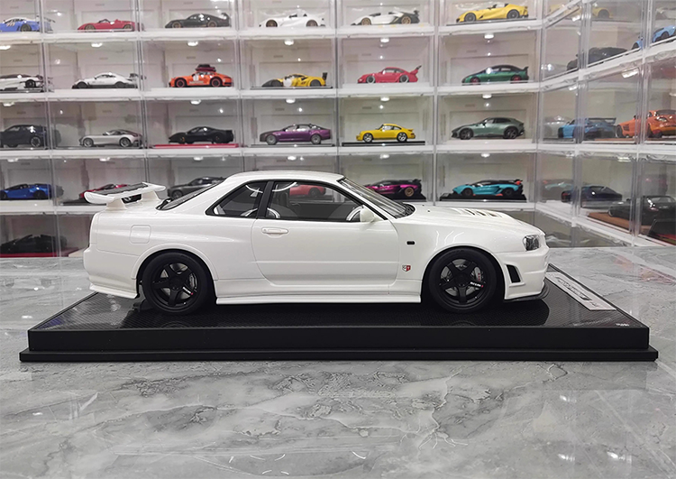 MH Nissan GTR Nissan R34 Customized Limited Edition 1:12 Simulated Resin Car Model